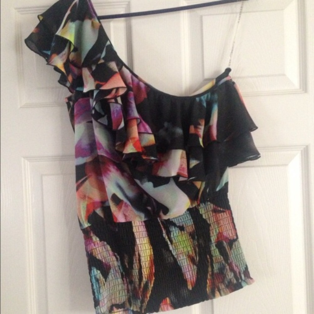 Ruffled top - Picture 7 of 7